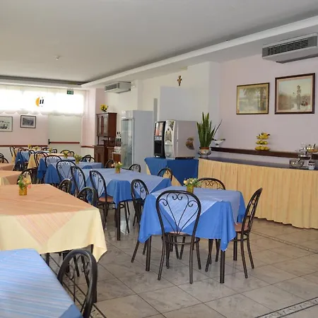 Hotel Carolin-3